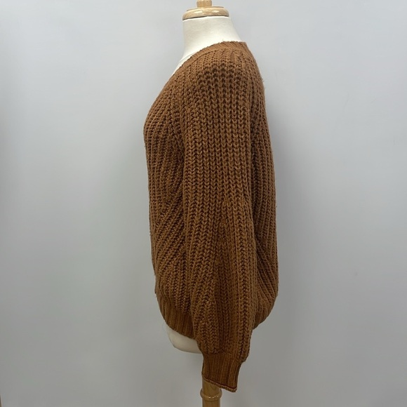American Eagle Chunky Knit Oversized V-Neck Pullover Sweater Brown Small - Picture 4 of 8